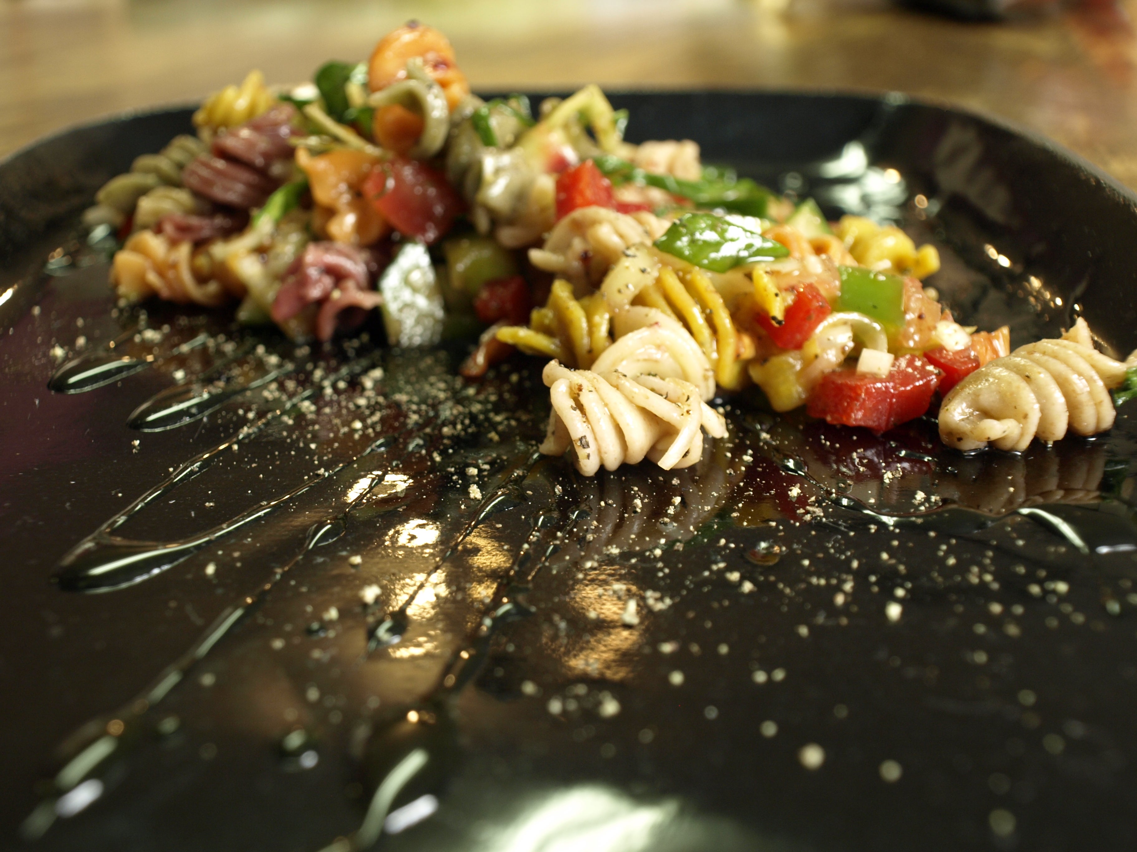 Salade de pâtes et charcuteries